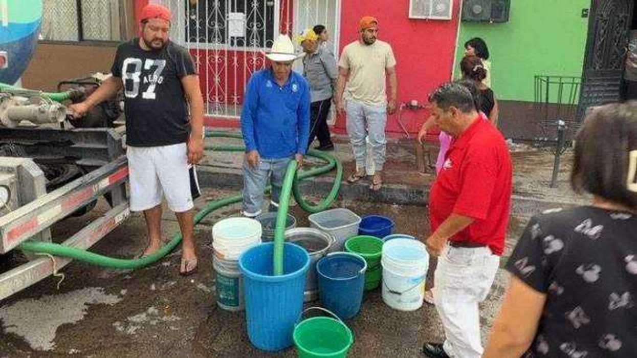 Querétaro distribuye 96 mil litros de agua a 264 colonias afectadas. Foto: CEA.