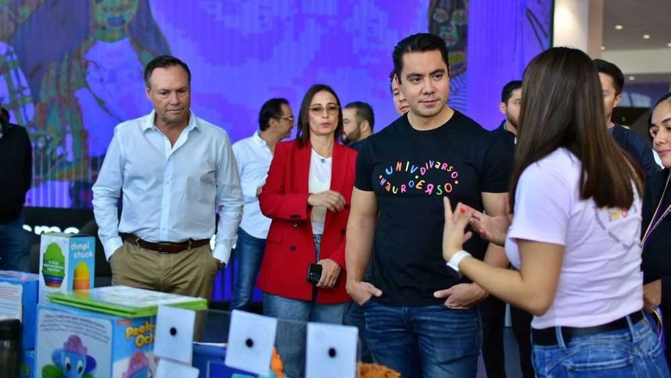 Querétaro impulsa políticas públicas para apoyar a personas con autismo.