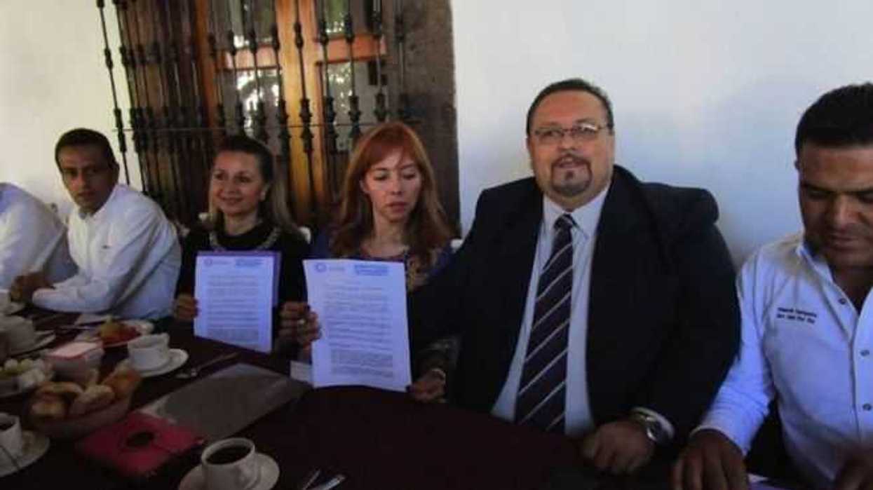 queretaro-independiente-firma-convenio-con-universidad-sabatina