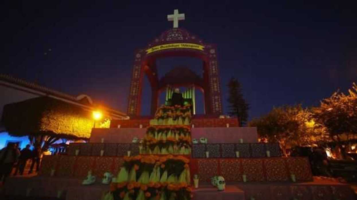 queretaro-instalan-altar-muertos-en-plaza-armas