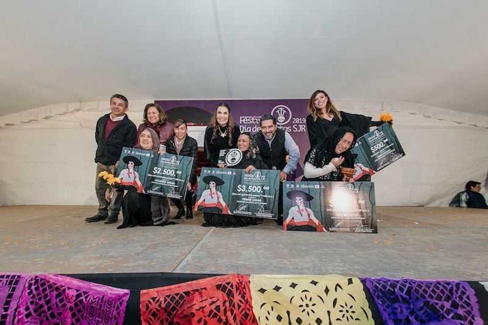 realizan tradicional concurso de planideras en san juan del rio