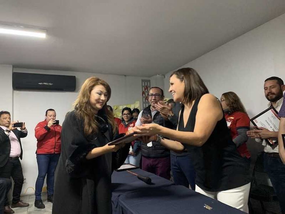 recibe bomberos san juan del rio 468 mil pesos de redondeo oxxo 1