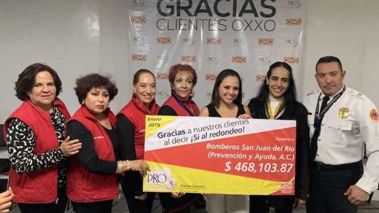 recibe-bomberos-san-juan-del-rio-468-mil-pesos-de-redondeo-oxxo3