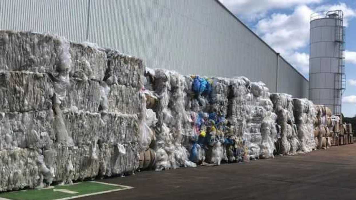 reciclar-y-regular-diseno-solucion-ecologica-para-bolsas-de-plastico