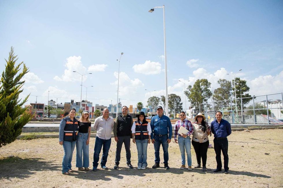 Recorrido de autoridades municipales y SEDATU en espacios deportivos de San Juan del R\u00edo rumbo al Mundial 2026