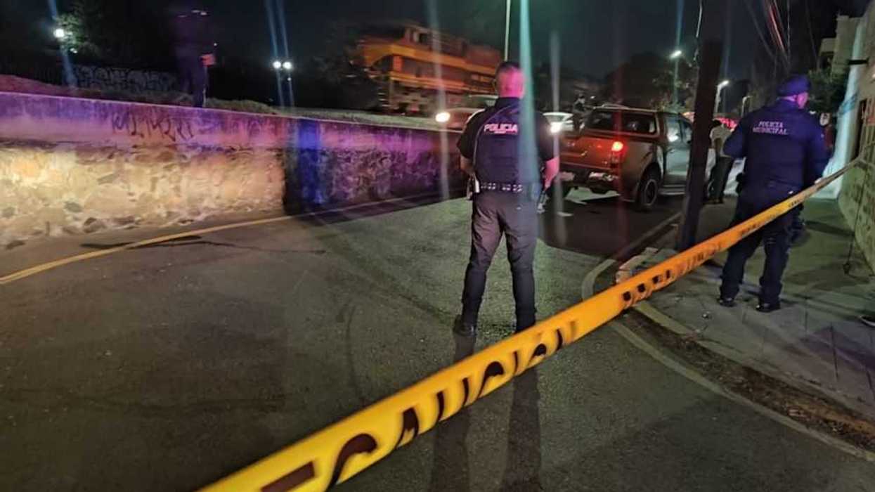 Recuperan vehículo robado en San Juan del Río tras persecución.