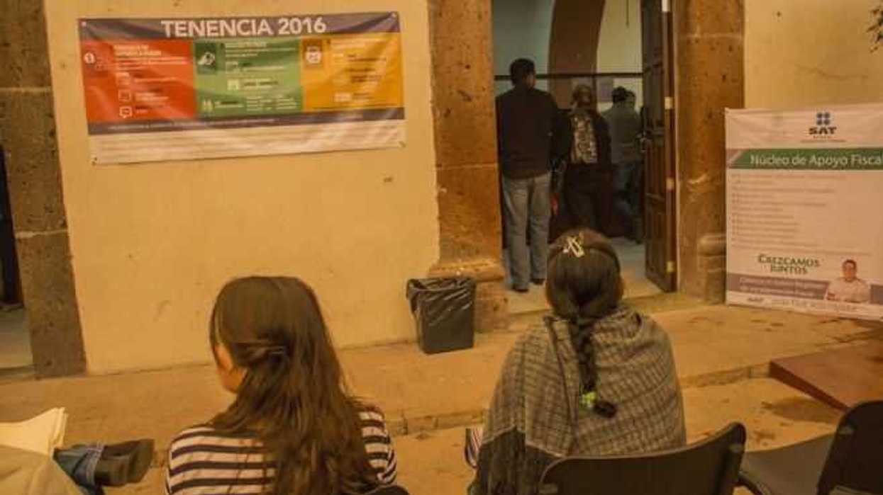 Refrendan tenencia automovilistas en San Juan del Río.