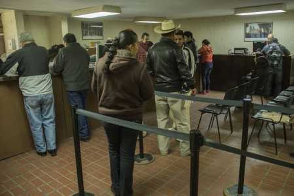Refrendan tenencia automovilistas en San Juan del Río.
