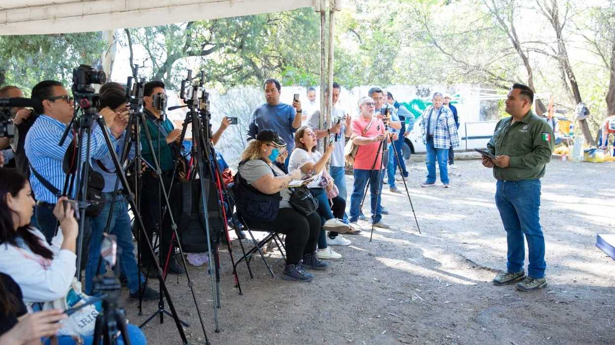 Regidor Antonio Juan Camacho Ramírez propone eliminar revalidación anual de Protección Civil para pequeños comercios en San Juan del Río.