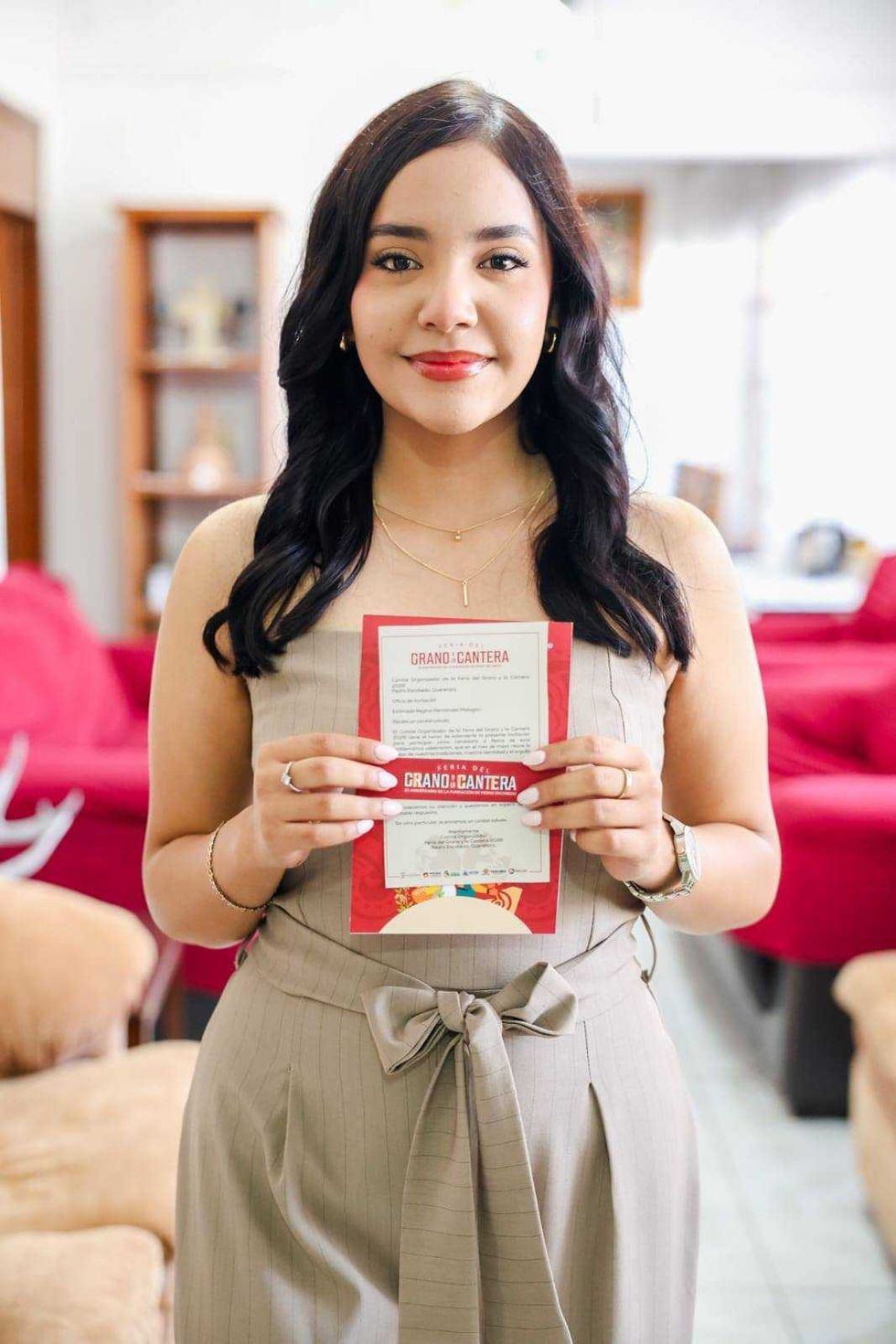 Regina Hern\u00e1ndez Malag\u00f3n, reina de la Feria del Grano y la Cantera 2026 en Pedro Escobedo, Quer\u00e9taro