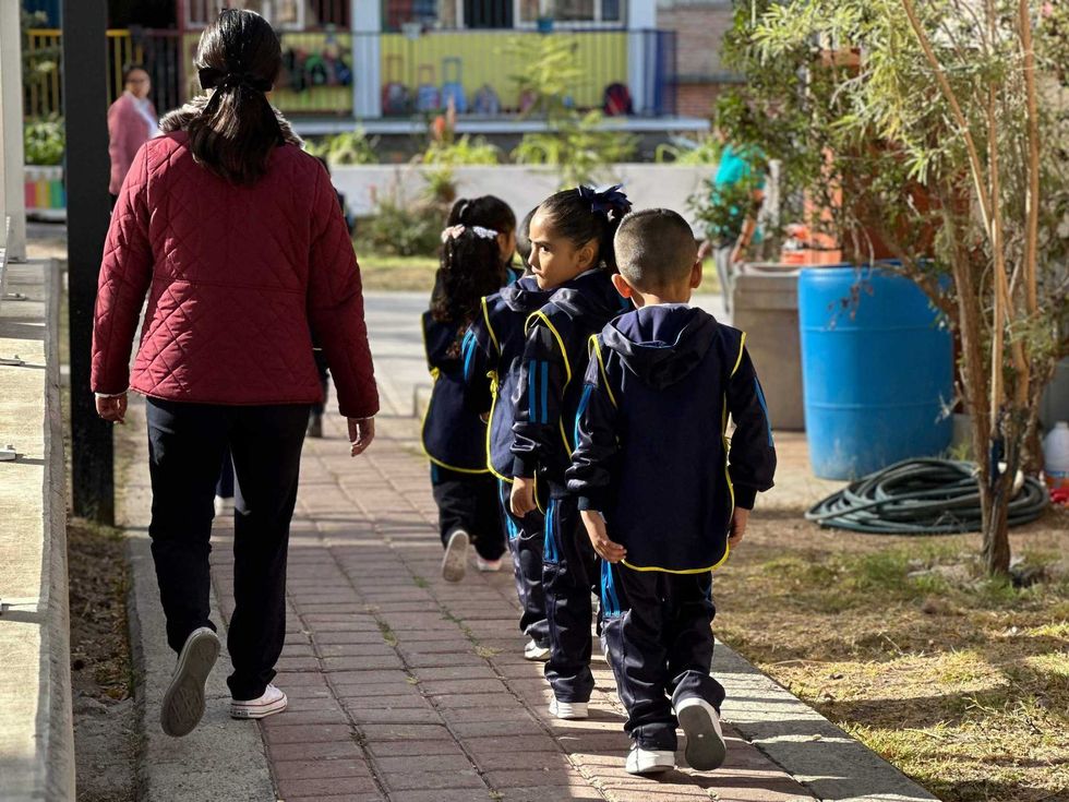 Regresan a clases más de 362 mil estudiantes de educación básica en Querétaro.
