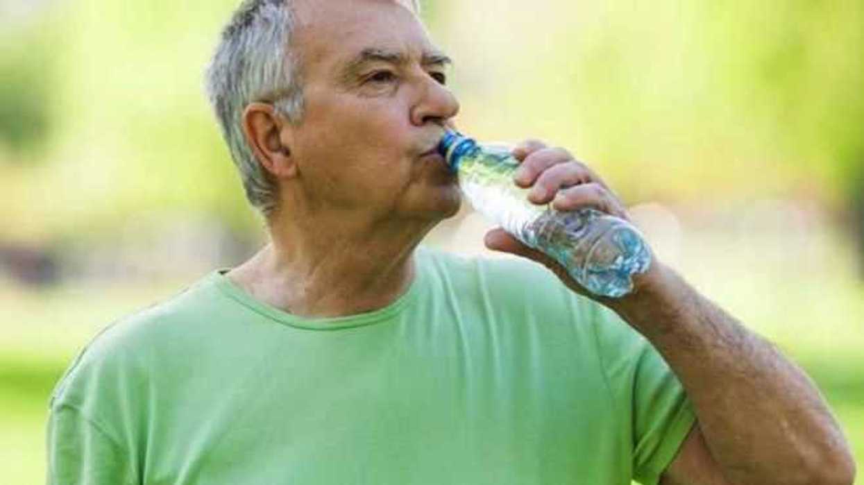 regular-consumo-de-liquidos-y-sal-es-vital-ante-enfermedad-renal-cronica