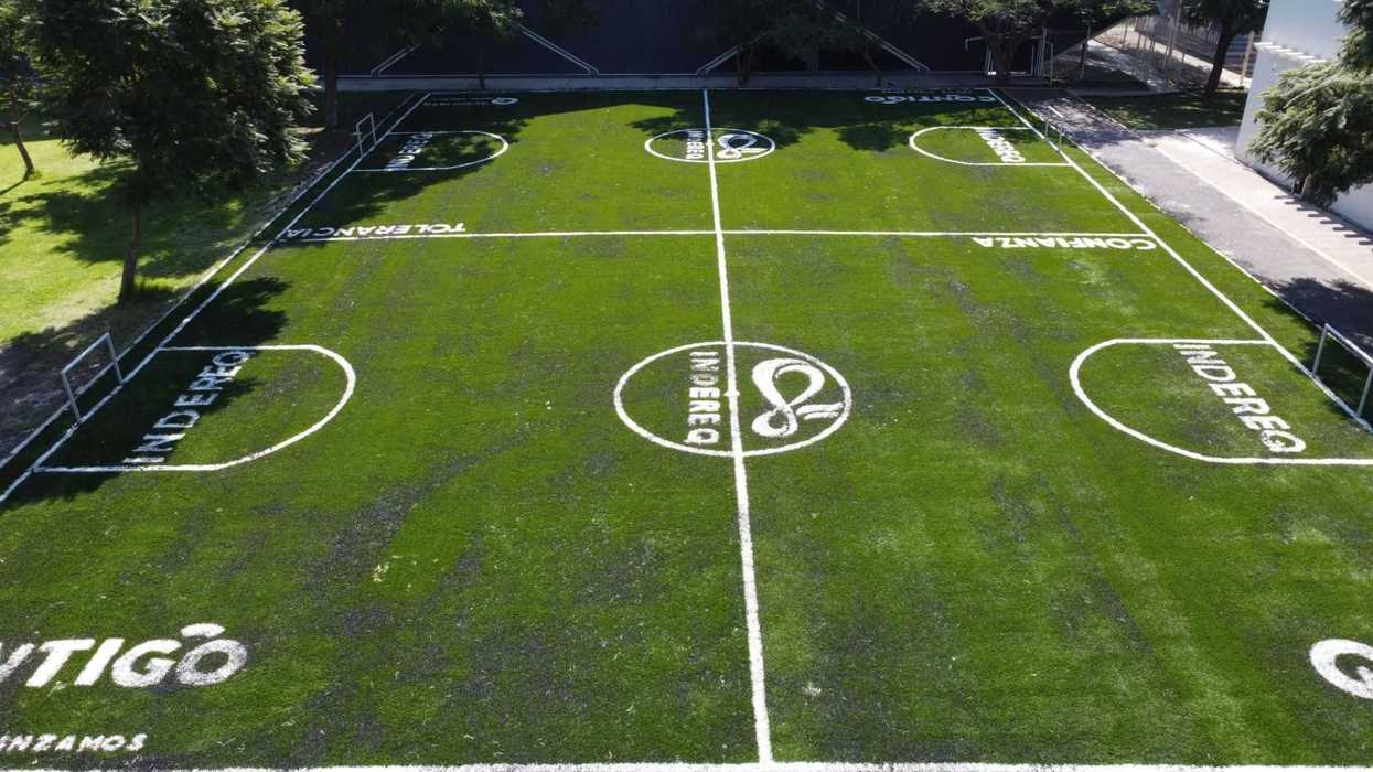 Rehabilitan canchas deportivas en parque Querétaro 2000.