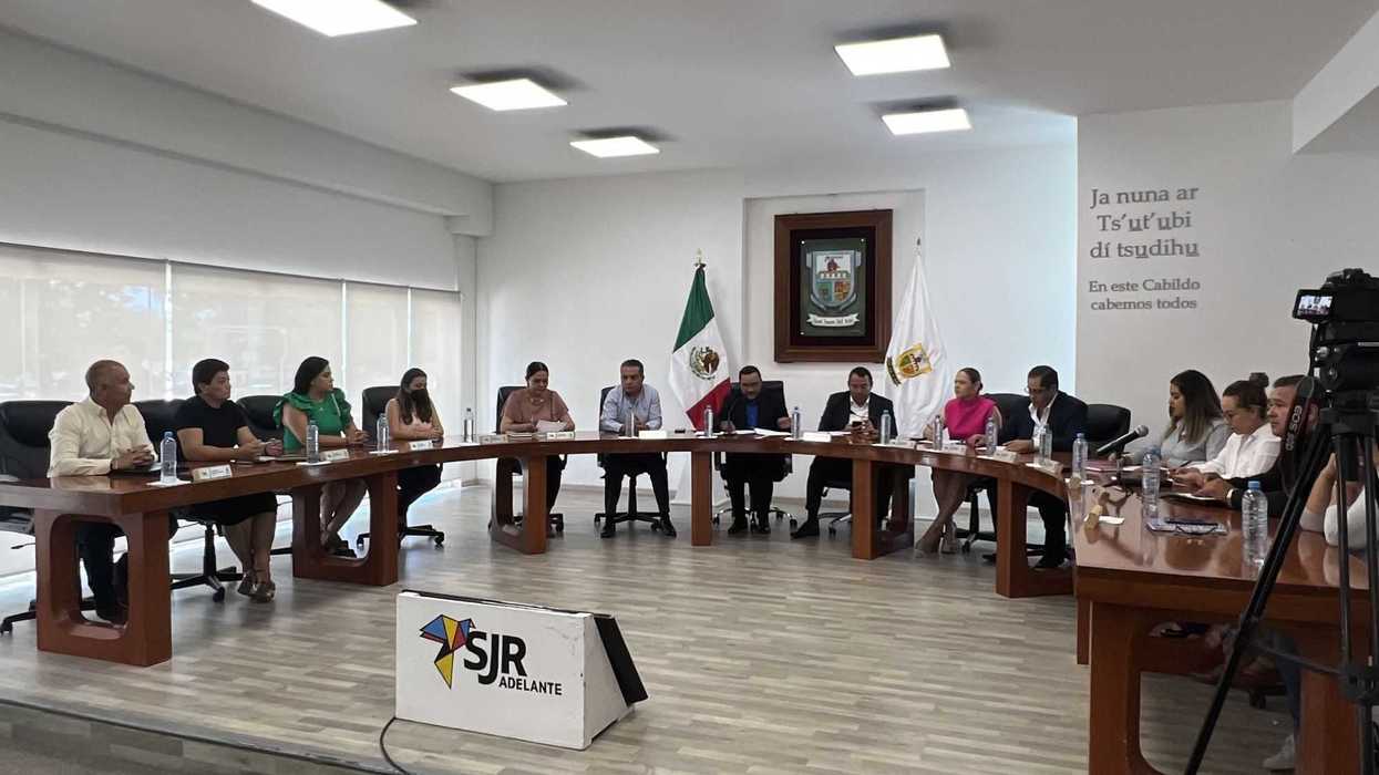 Remueven a Joaquín Alfaro de servicios públicos municipales en San Juan del Río.