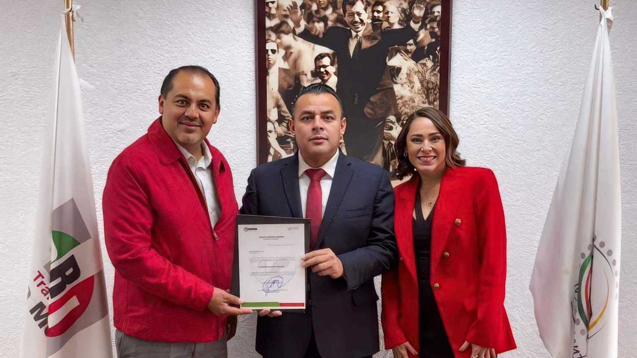 René Mejía Montoya asumió la Dirigencia Estatal del Movimiento Territorial del PRI en Querétaro en presencia de dirigentes nacionales y estatales.
