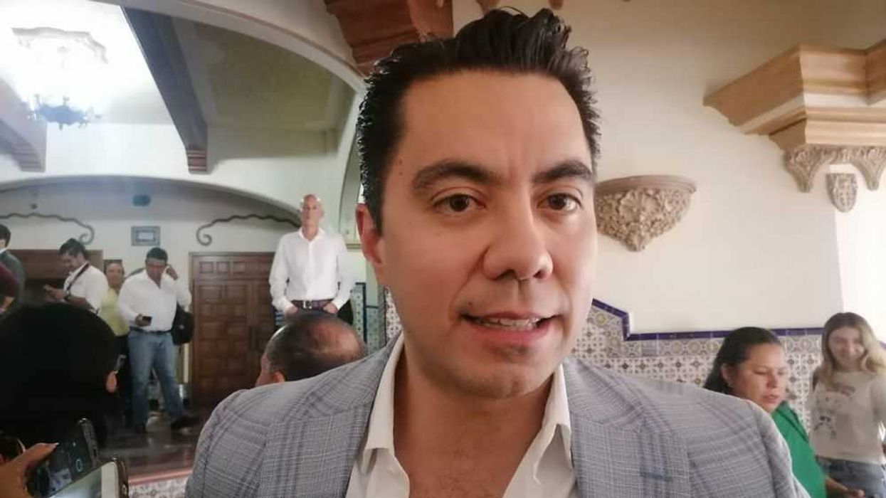Renunciar a cargos para buscar candidatura no es obligatorio: Felifer.