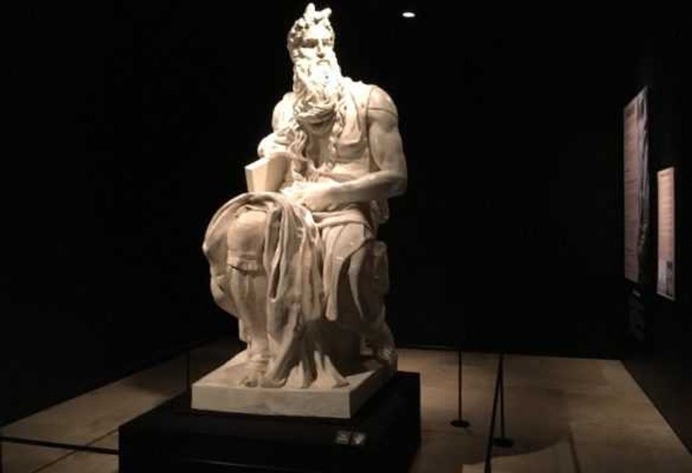 replicas miguel angel engalanan museo del noreste 6