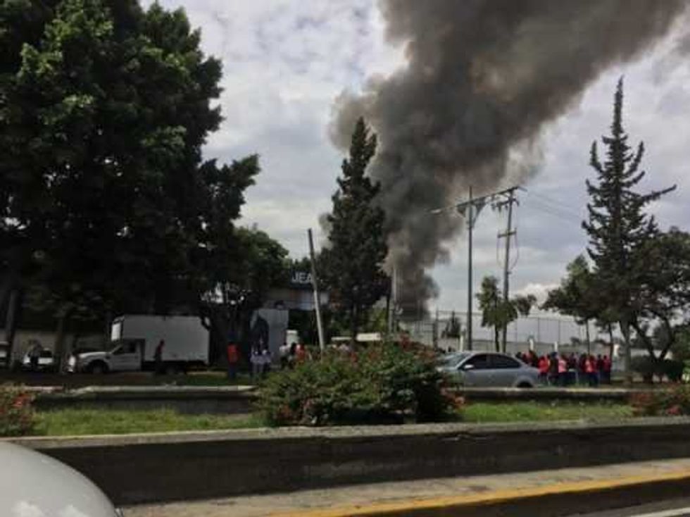 reportan incendio en bodega vinos en la delegacion iztacalco 1