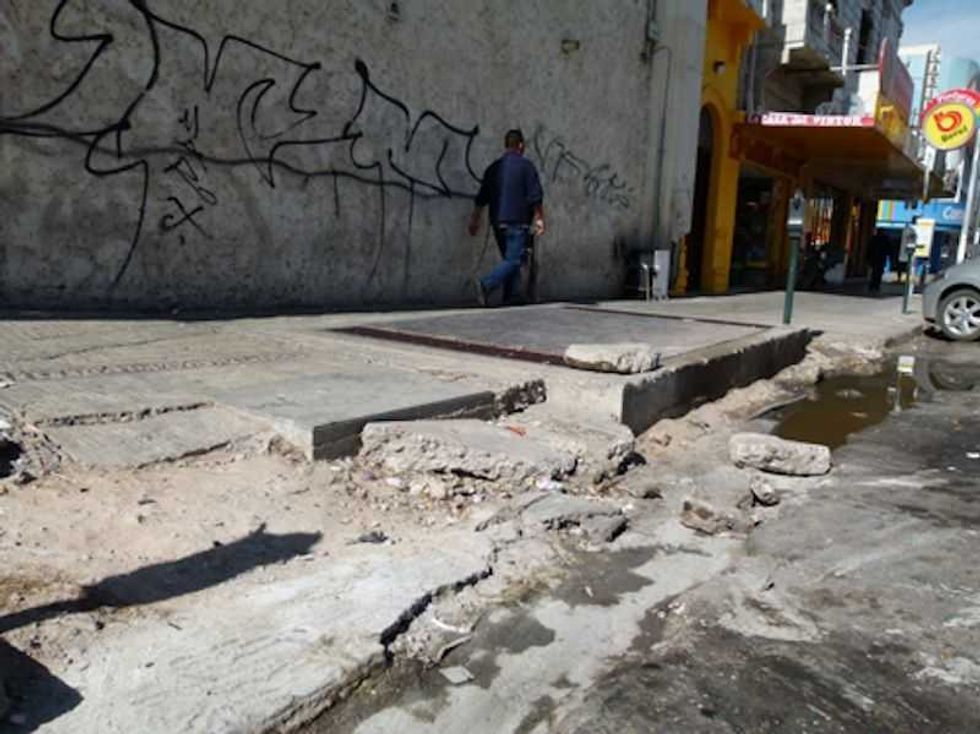 reportan robo de coladeras en el centro historico de queretaro 1