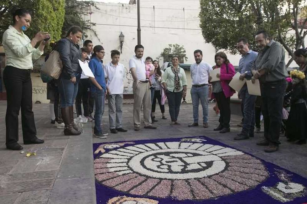 representacion prehispanica en tapete gana primer lugar en festival de muertos 22