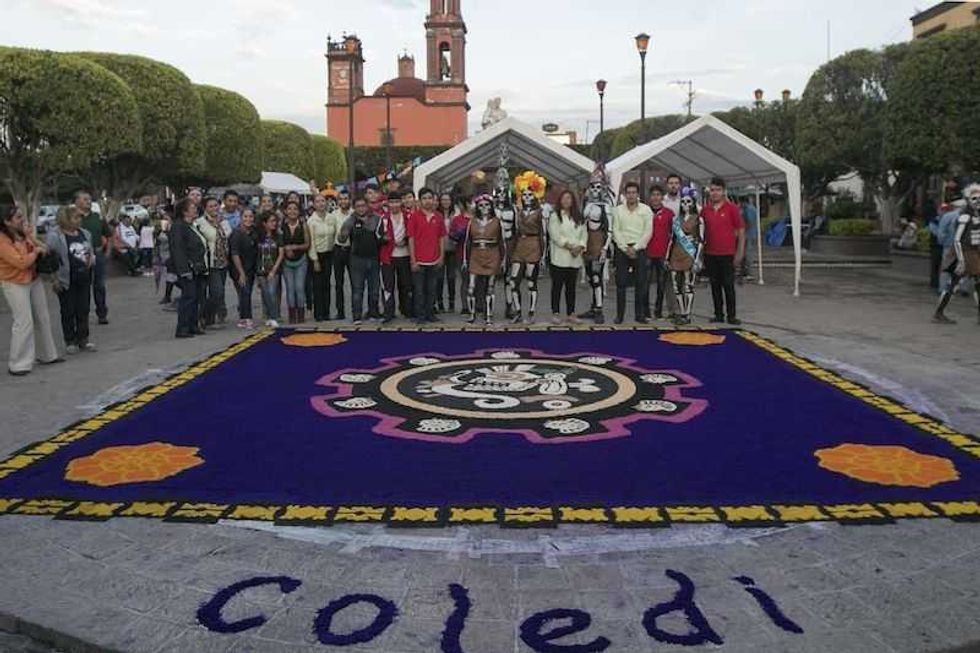 representacion prehispanica en tapete gana primer lugar en festival de muertos44