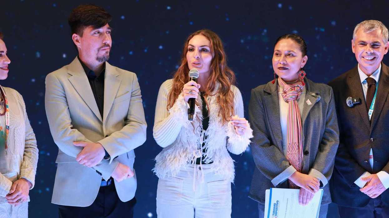 Representantes del Municipio de Querétaro durante la firma de cooperación turística internacional en la Feria Internacional de Turismo FITUR 2026 en Madrid, España.