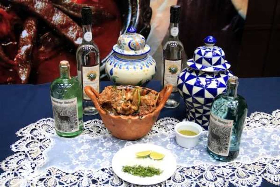 restauranteros dan banderazo a temporada mole caderas 2