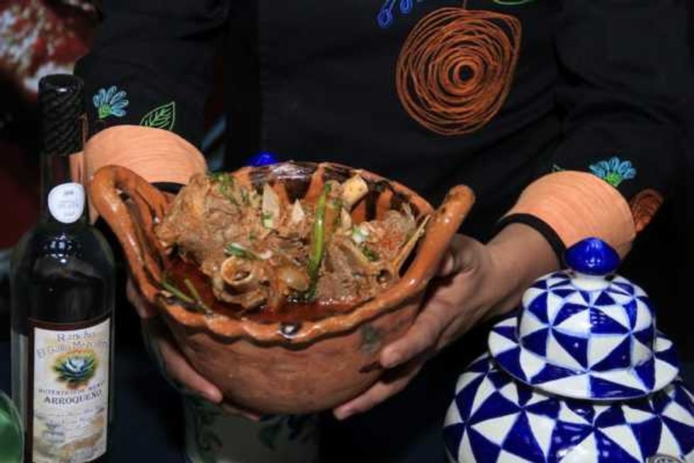 restauranteros dan banderazo a temporada mole caderas 3