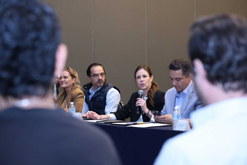 Reuni\u00f3n de prevenci\u00f3n entre autoridades estatales y empresarios de bares, antros y restaurantes en Quer\u00e9taro