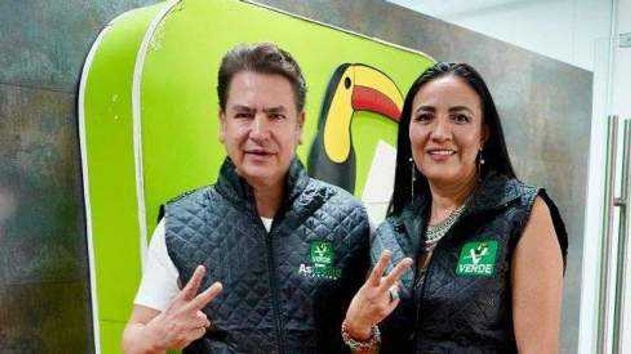 Ricardo Astudillo Suárez entregó el nombramiento a Paloma Arce Islas como Directora de Desarrollo Sustentabilidad y Cambio Climático del Partido Verde en Querétaro.