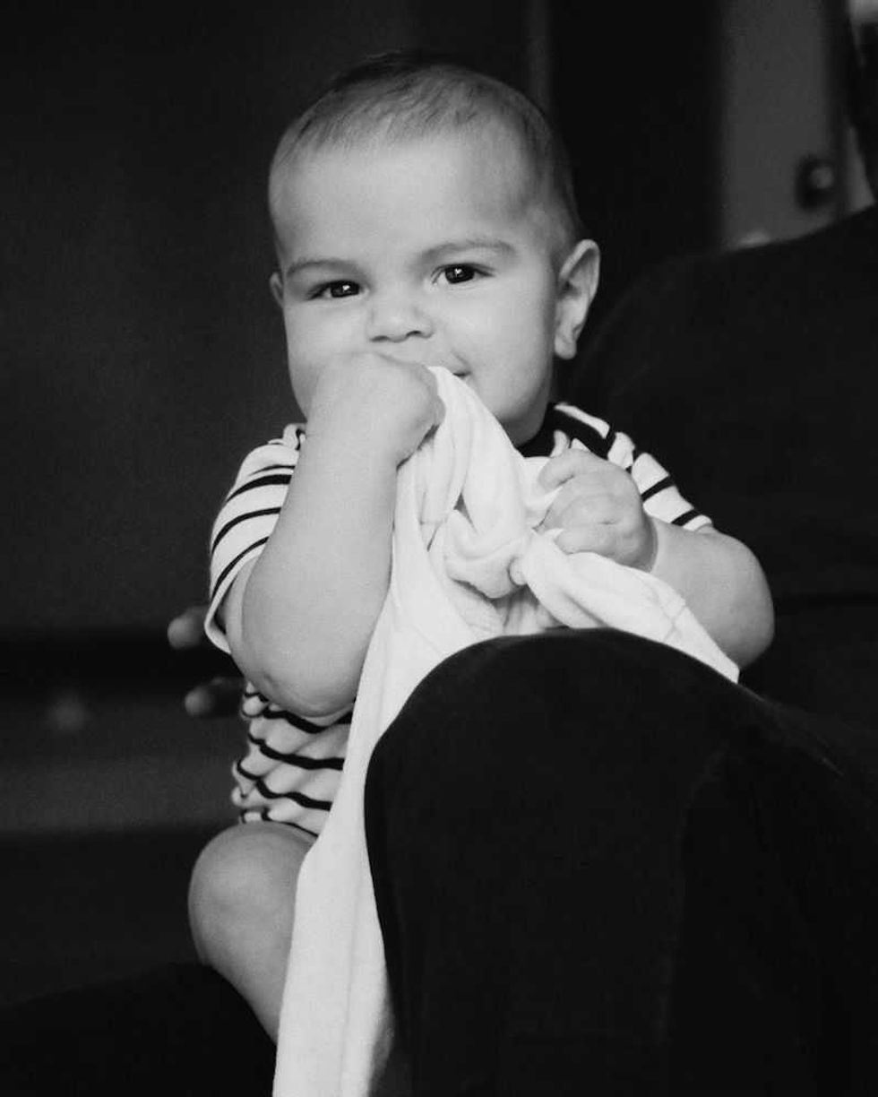 Ricky Martin revela al mundo el rostro de su hijo Renn