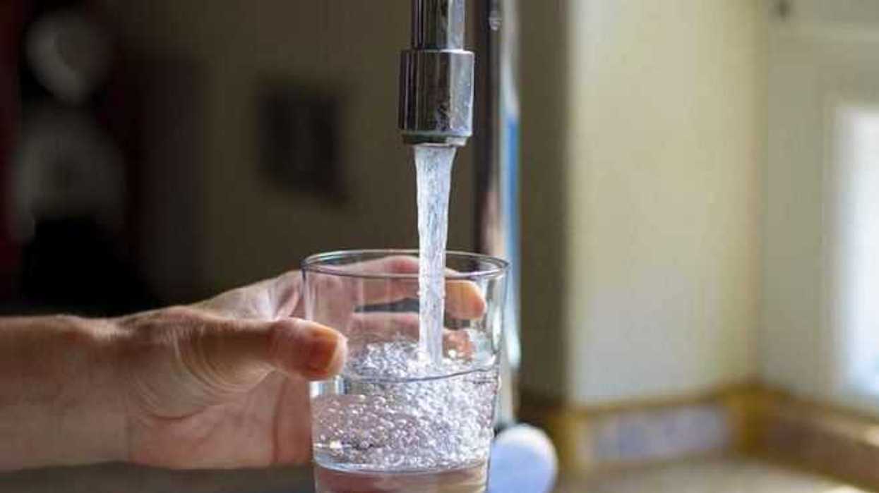 riesgos-a-la-salud-al-consumir-agua-de-la-llave