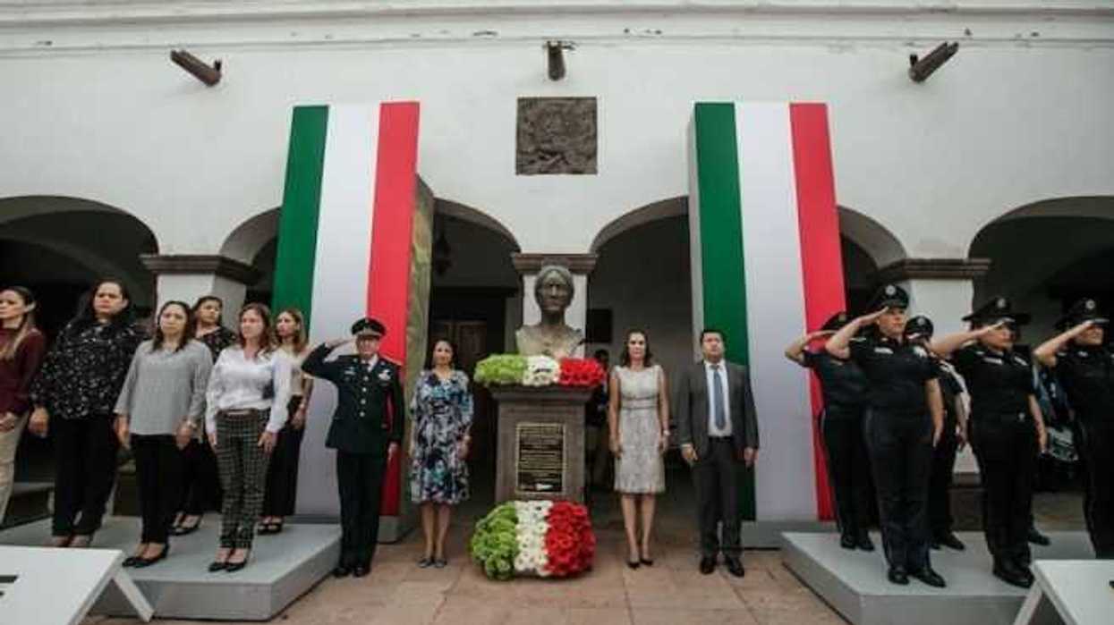 rinden-homenaje-a-dona-josefa-ortiz-de-dominguez-2