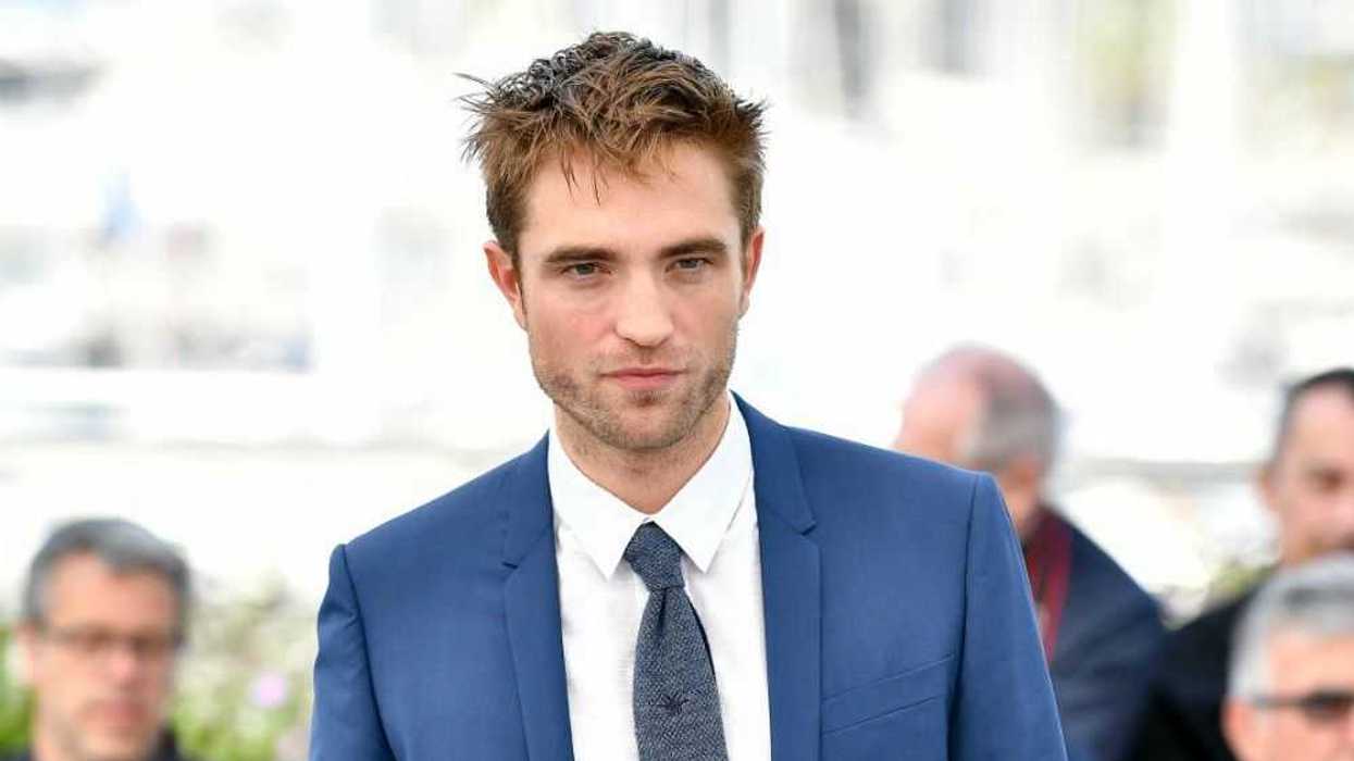 robert-pattinson-solia-vender-revistas-pornograficas