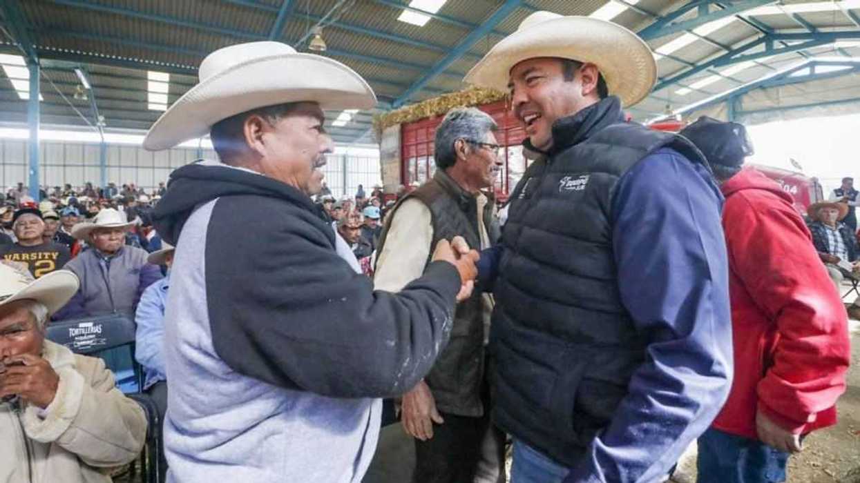 Roberto Cabrera, alcalde de San Juan del Río, fortalece la agricultura local.
