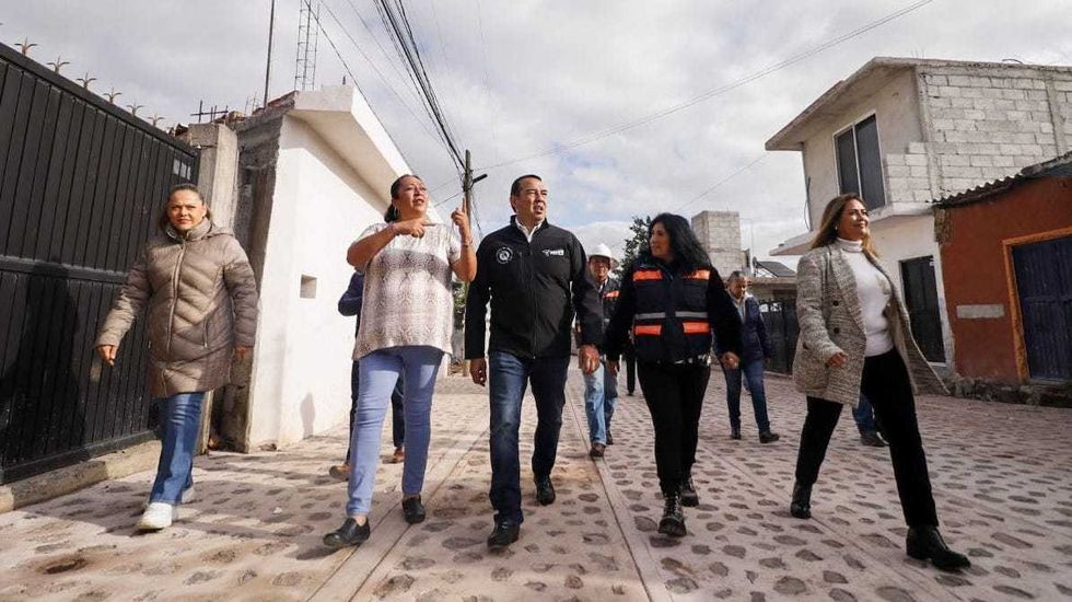 Roberto Cabrera anuncia inversiones y proyectos en San Juan del Río.