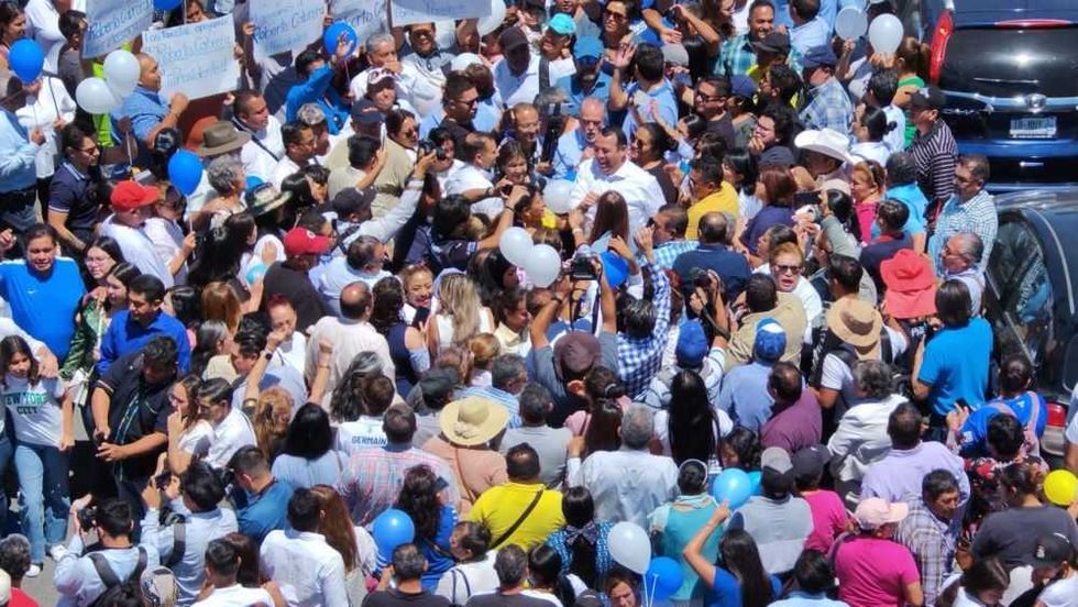 Roberto Cabrera encabeza la coalición para la alcaldía en un compromiso renovado con el municipio.