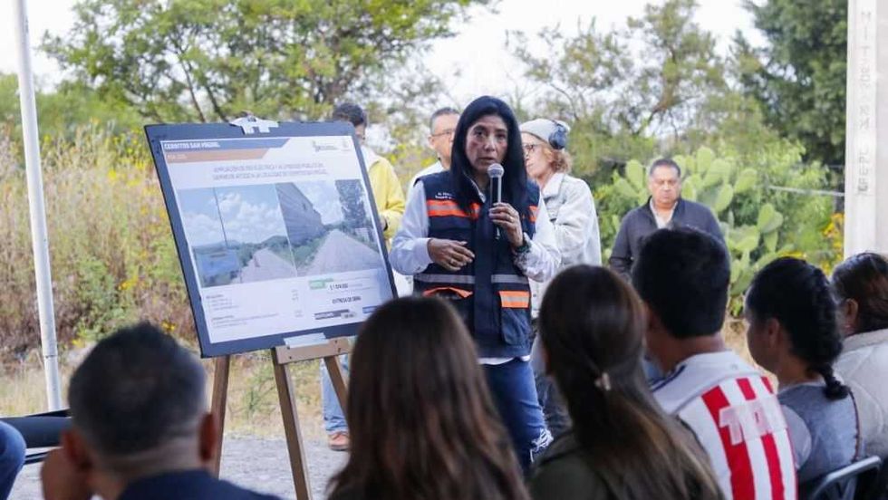 Roberto Cabrera Inaugura Ampliación de Red Eléctrica y Alumbrado Público en Cerritos San Miguel.