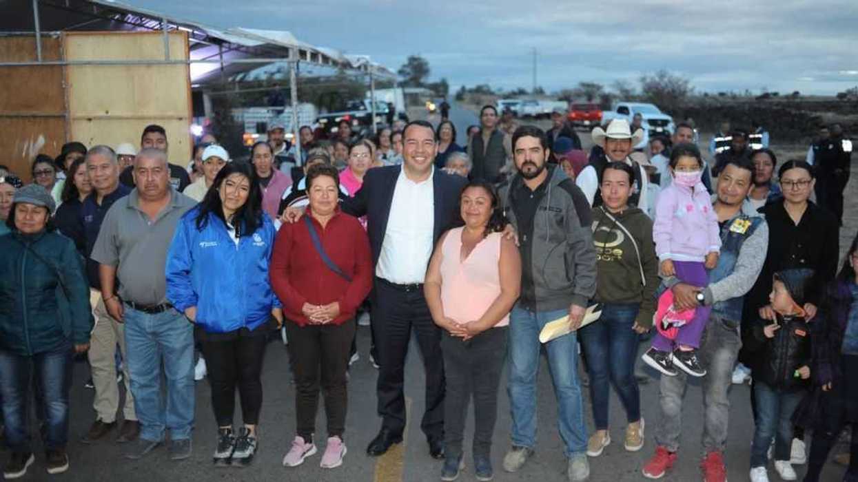 Roberto Cabrera invierte más de 3 mdp en rehabilitación de acceso a Estancia de Bordos.