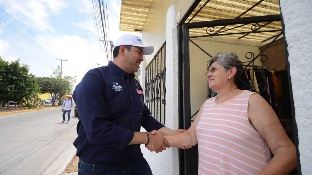 Roberto Cabrera Presenta Propuestas en la Colonia México Buscando Impulsar el Desarrollo Local.