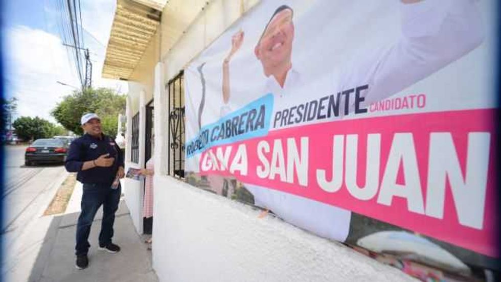 Roberto Cabrera Presenta Propuestas en la Colonia México Buscando Impulsar el Desarrollo Local.