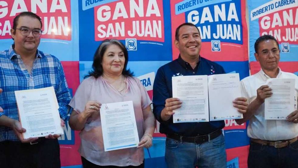 Roberto Cabrera presenta su proyecto ante organizaciones de la sociedad civil.