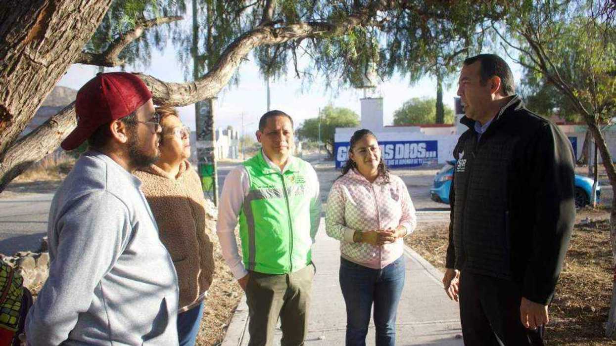 Roberto Cabrera supervisa labores de limpieza en Valle Dorado.