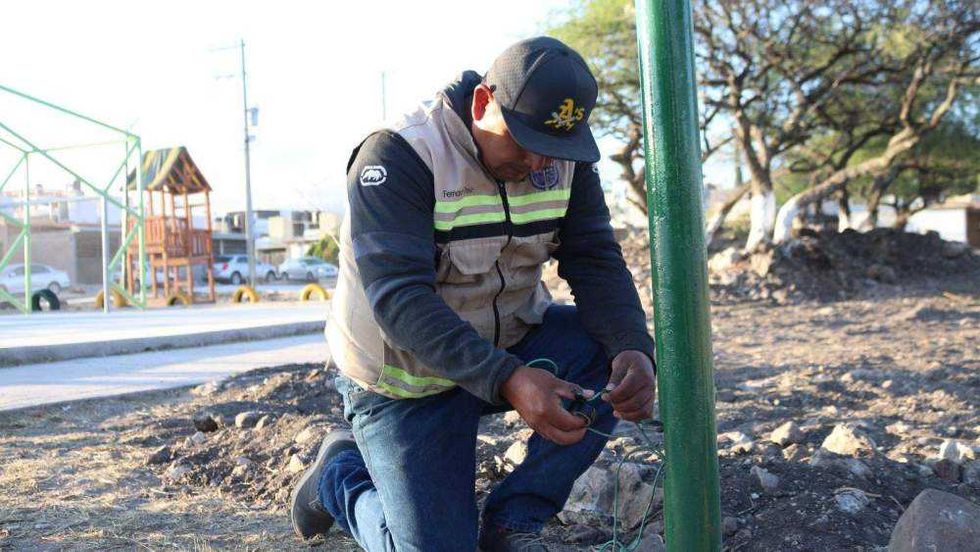 Roberto Cabrera supervisa labores de limpieza en Valle Dorado.
