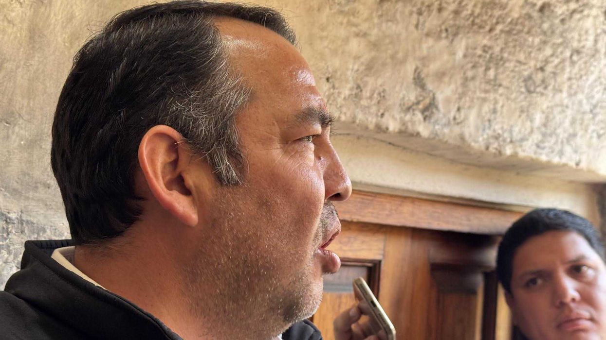 Roberto Cabrera Valencia, alcalde de San Juan del Río, durante entrevista en Querétaro donde reconoció otorgar concesiones al líder sindical Goyo.