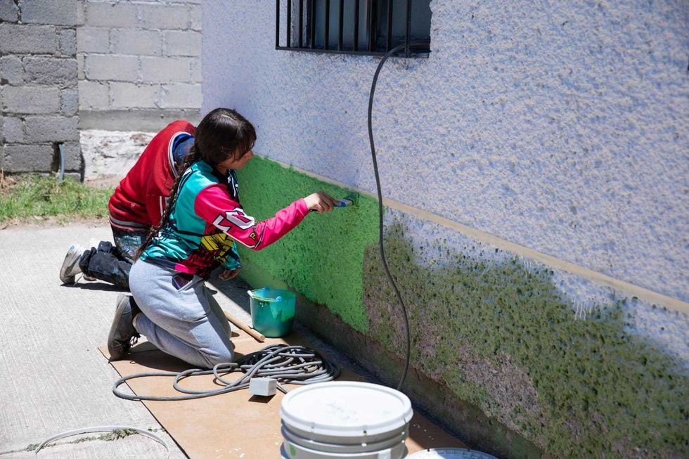 Roberto Cabrera Valencia con l\u00edderes comunitarios en La Mesa de San Antonio, San Juan del R\u00edo