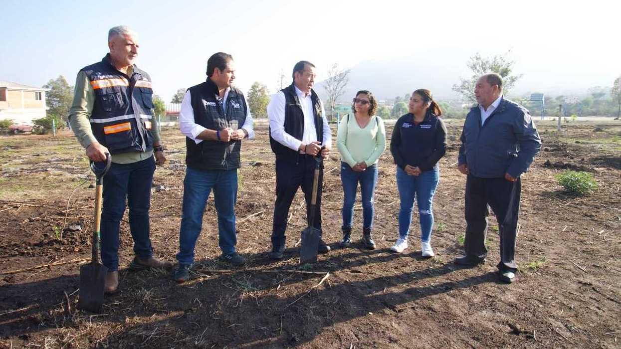 Roberto Cabrera Valencia encabeza jornada de reforestación con vecinos de Estancia de Bordos en San Juan del Río