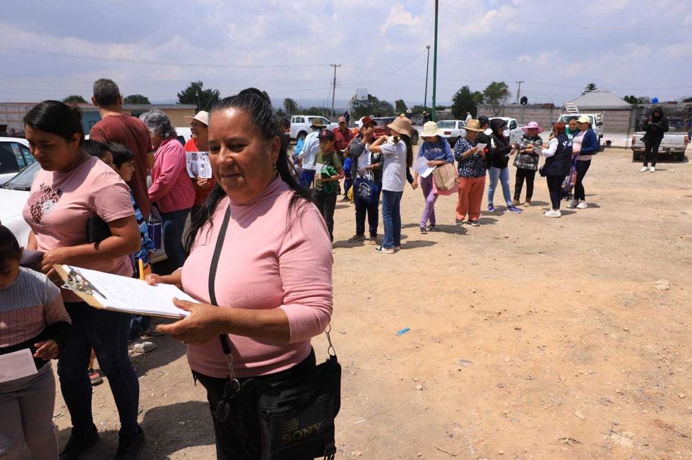 Roberto Cabrera Valencia encabeza la edici\u00f3n 17 del programa Mi\u00e9rcoles en Santa B\u00e1rbara La Cueva, San Juan del R\u00edo