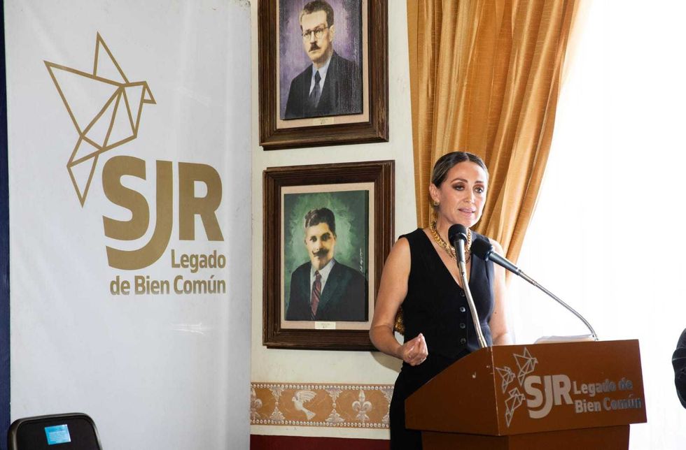 Roberto Cabrera Valencia entrega reconocimientos a contralores sociales en San Juan del R\u00edo