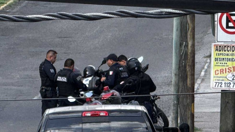 Roberto Cabrera Valencia informa sobre los operativos de seguridad y revisi\u00f3n de motocicletas en San Juan del R\u00edo.